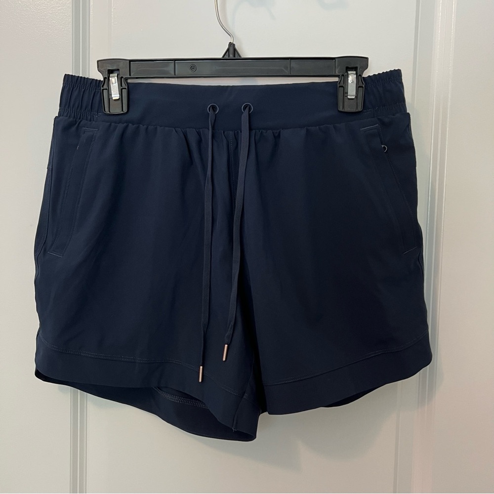 NWOT Calia by Carrie Underwood Dark Blue Athletic Shorts w Pockets - small